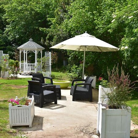 Superb Holiday Home Near The Beach 퀴네빌 외부 사진