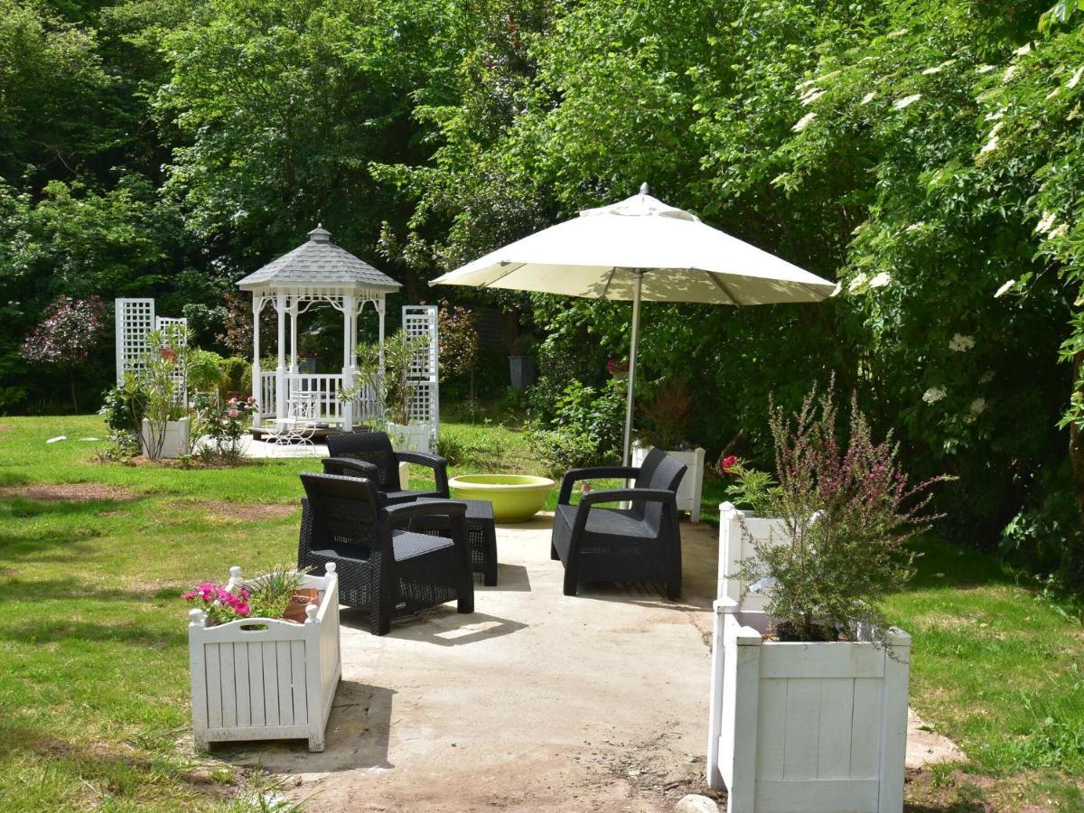 Superb Holiday Home Near The Beach 퀴네빌 외부 사진